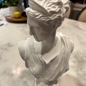 NWT 12 inch Greek Statue Bust of Diana.